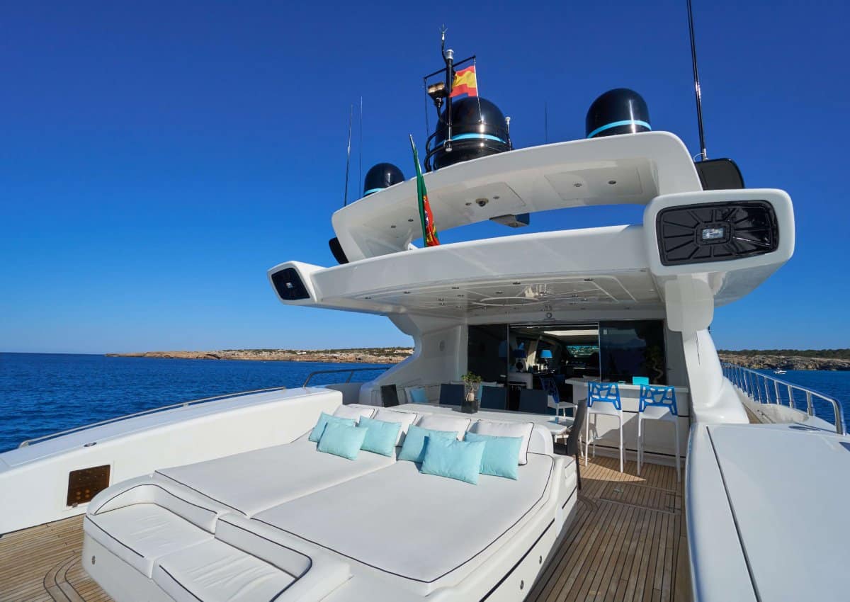 camas del superyate Mangusta 130 Shane en venta en Ibiza